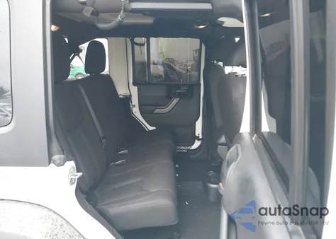 2015 Jeep Wrangler Unlimited Sport z USA, uszkodzony, nr VIN 1C4BJWDG3FL635852